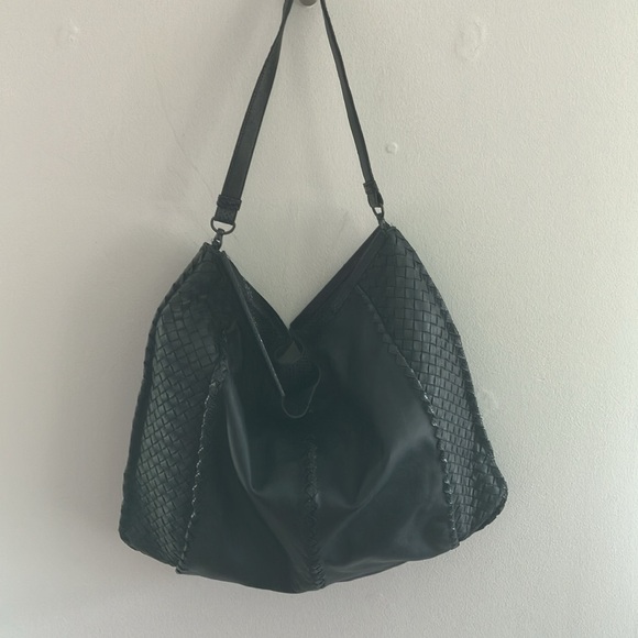 Snakeskin-trimmed Intrecciato Hobo - flawed - Picture 2 of 5